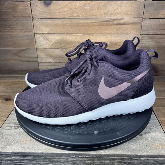 Nike Roshe One Port Wine Metallic Purple Womens Size 9 Running Shoes - Picture 3 of 10